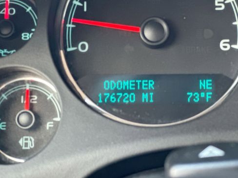 Used 2013 Chevrolet Suburban LTZ AWD/4WD image 13