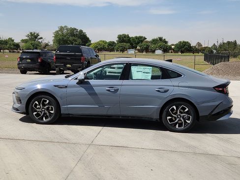 New 2025 Hyundai Sonata SEL image 2