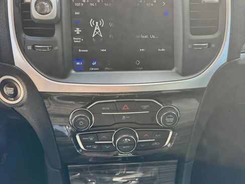 Used 2022 Chrysler 300 Touring w/ Sport Appearance Package RWD image 12