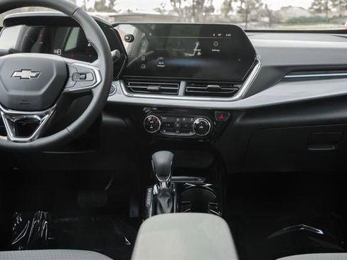 New 2026 Chevrolet Trax LT w/ Driver Confidence Package image 60