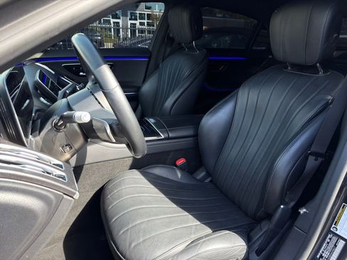Used 2022 Mercedes-Benz S 500 4MATIC w/ AMG Line Package image 14