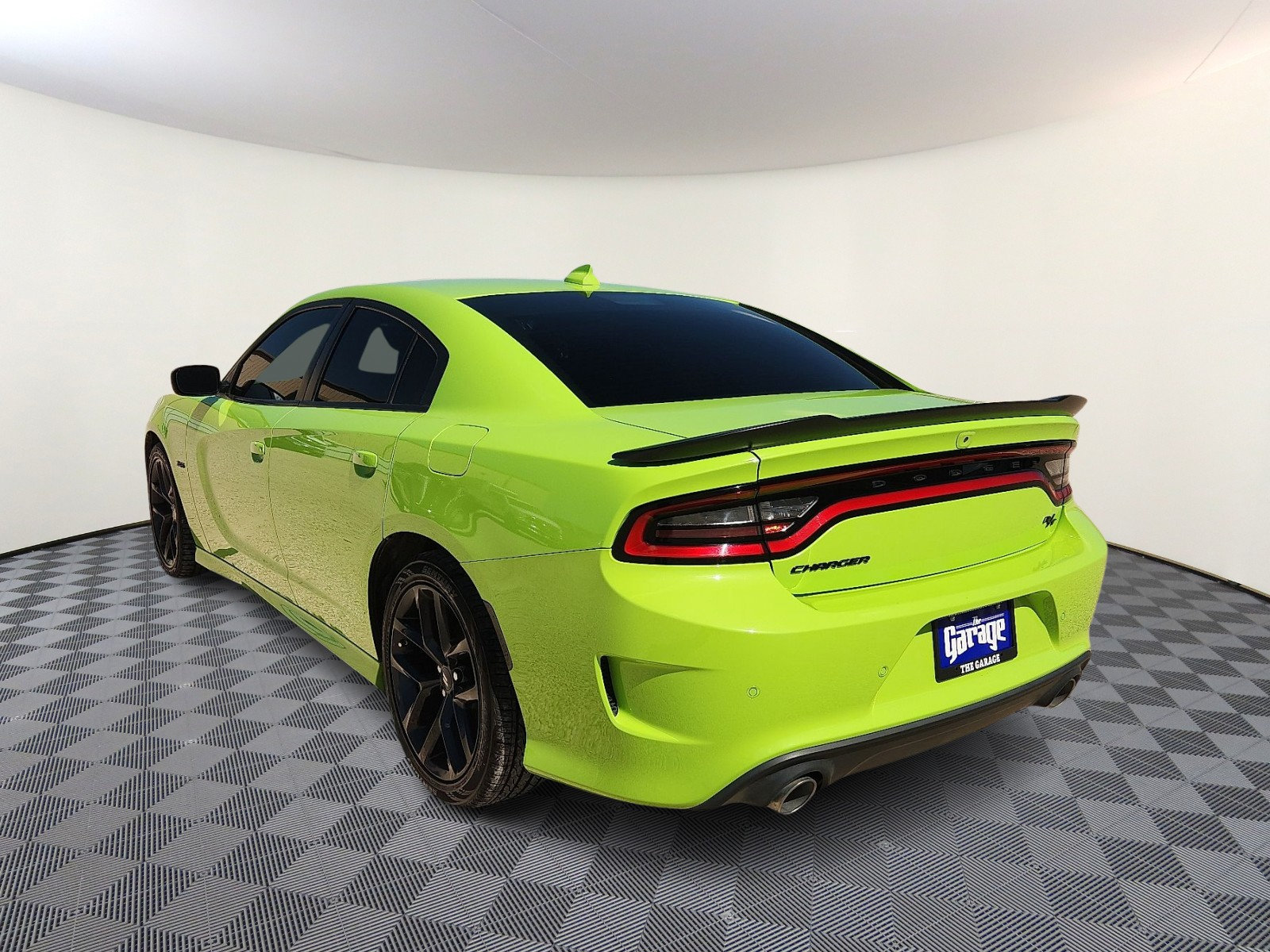 Used 2023 Dodge Charger R/T w/ Blacktop Package RWD image 3