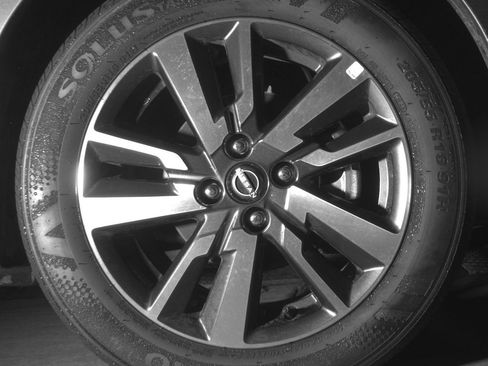 Used 2025 Nissan Versa SV FWD image 13