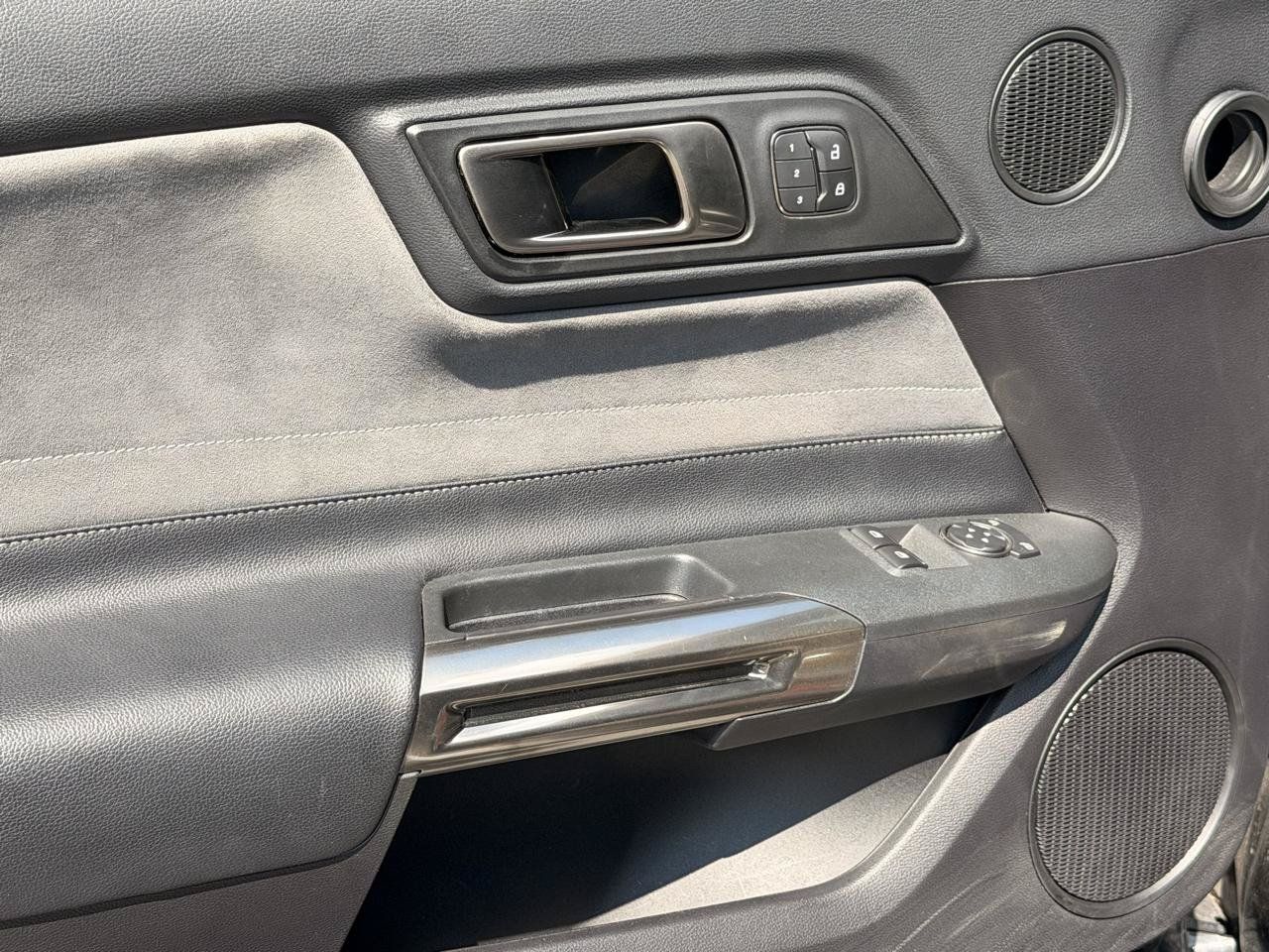 Used 2019 Ford Mustang Shelby GT350 w/ Technology Package RWD image 19