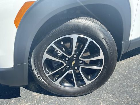 Certified 2025 Chevrolet TrailBlazer LT w/ Convenience Package AWD/4WD image 32