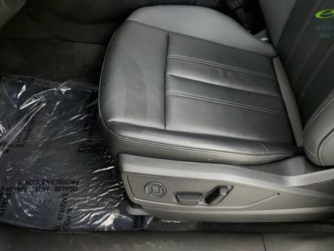 Used 2025 Audi Q5 Premium Plus w/ Premium Plus AWD/4WD image 48