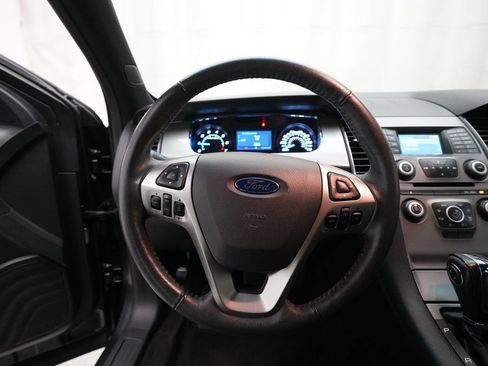 Used 2018 Ford Taurus SEL FWD image 4
