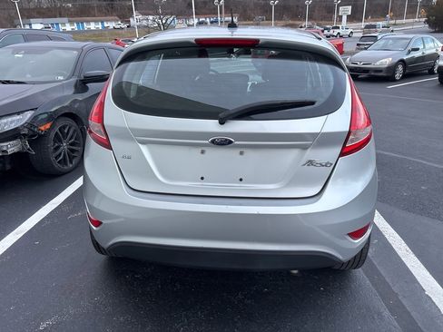 Used 2013 Ford Fiesta SE image 6