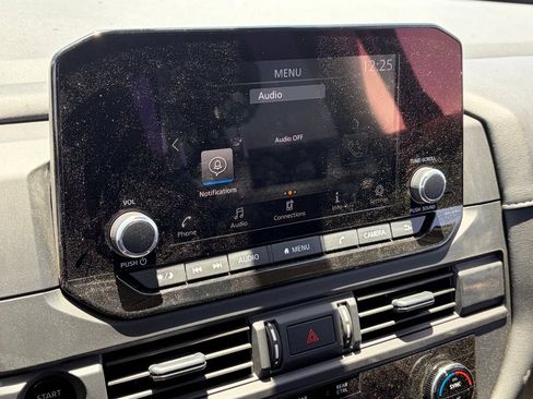 Used 2025 Nissan Pathfinder S FWD image 10