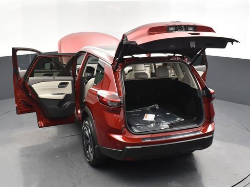 New 2026 Nissan Rogue SV w/ SV Premium Package image 32