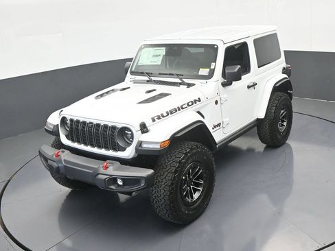 New 2025 Jeep Wrangler Rubicon w/ Xtreme 35 Tire Package image 37