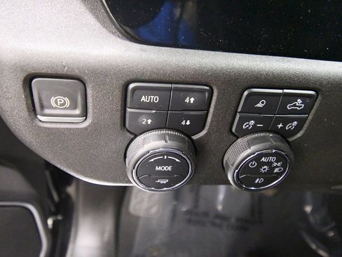 Used 2024 Chevrolet Silverado 2500 LTZ w/ LTZ Plus Package image 19