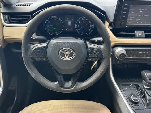 Certified 2021 Toyota RAV4 LE AWD/4WD image 14