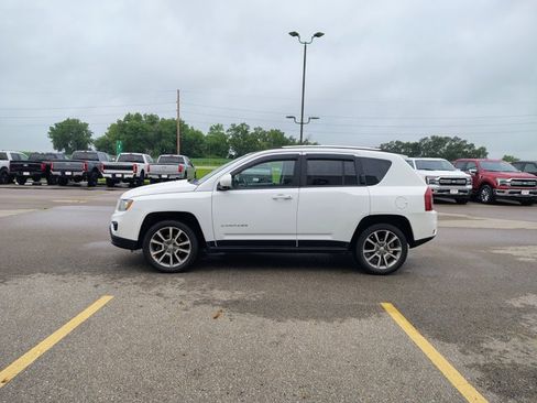 Used 2017 Jeep Compass High Altitude AWD/4WD image 4
