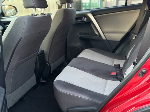 Used 2015 Toyota RAV4 XLE image 31