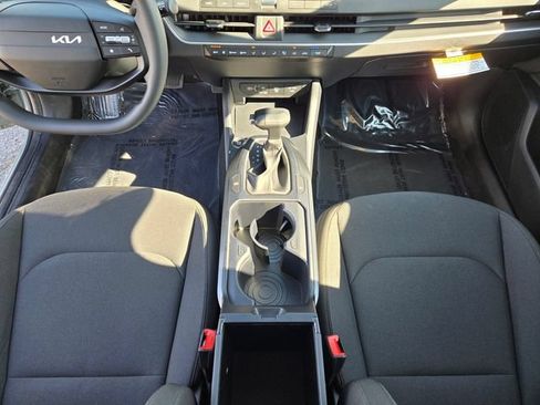 New 2026 Kia K4 FWD image 24