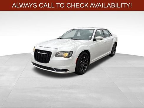 Used 2017 Chrysler 300 S w/ 300S Premium Group image 3