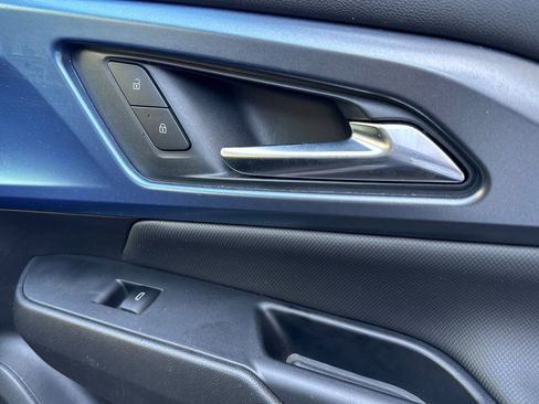 Used 2025 Chevrolet Equinox EV LT w/ Convenience Package FWD image 21