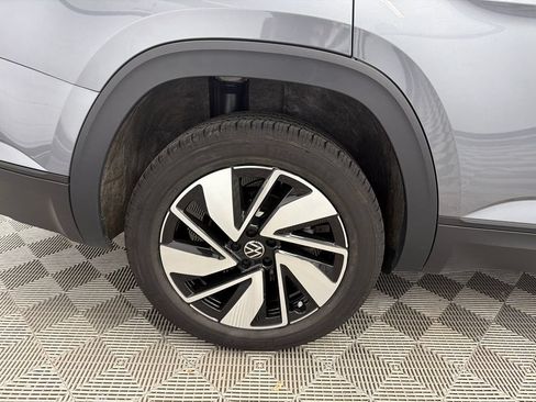 Used 2024 Volkswagen Atlas SE AWD/4WD image 18