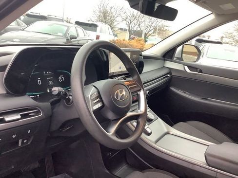 Used 2023 Hyundai Palisade SE image 16