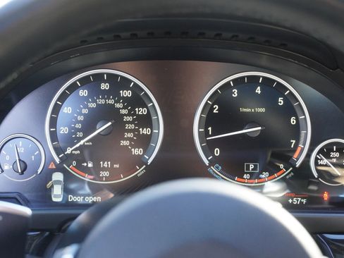 Used 2016 BMW 550i xDrive Sedan image 31