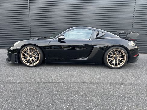 Certified 2024 Porsche 718 Cayman GT4 RS RWD image 2