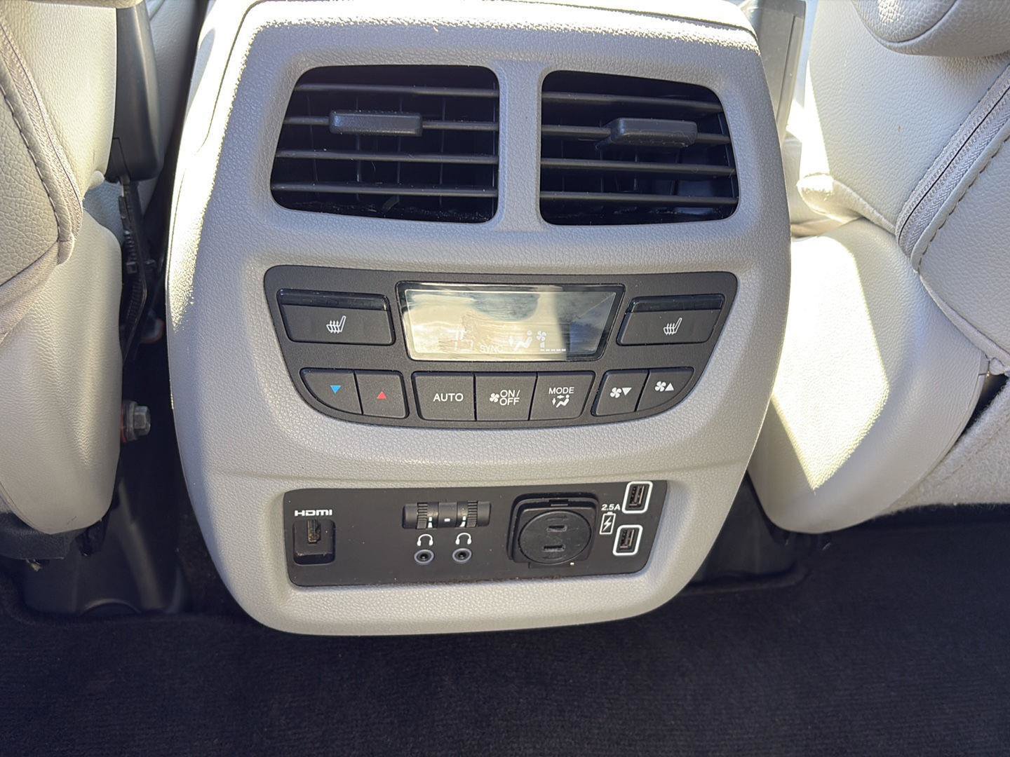 Used 2020 Honda Pilot Touring image 12
