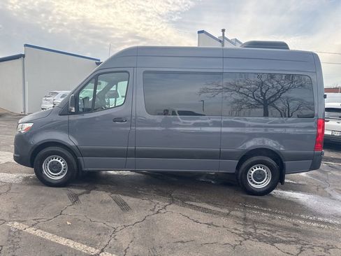 Used 2022 Mercedes-Benz Sprinter 2500 image 14