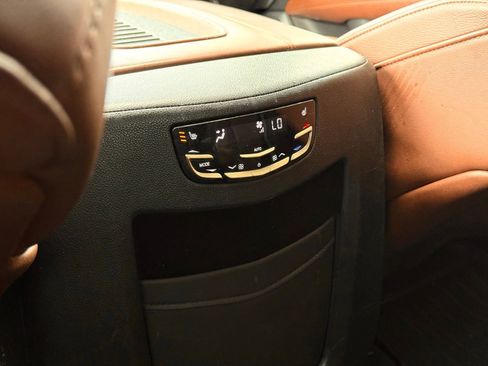 Used 2019 Cadillac Escalade Luxury AWD/4WD image 21