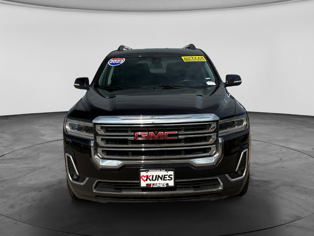 Used 2023 GMC Acadia SLT AWD/4WD image 3