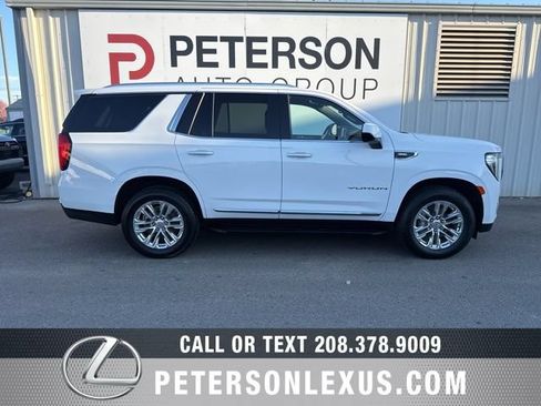 Used 2024 GMC Yukon SLT AWD/4WD image 3
