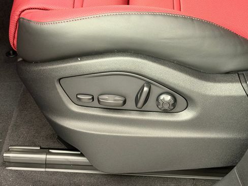 Certified 2026 Porsche Cayenne AWD/4WD image 16