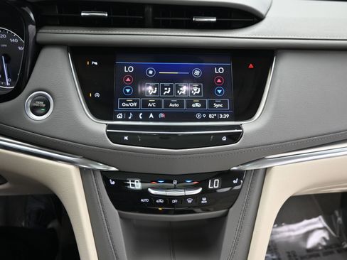 Used 2023 Cadillac XT5 Premium Luxury image 18