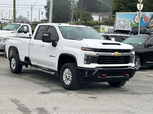 Used 2024 Chevrolet Silverado 2500 LT AWD/4WD image 1