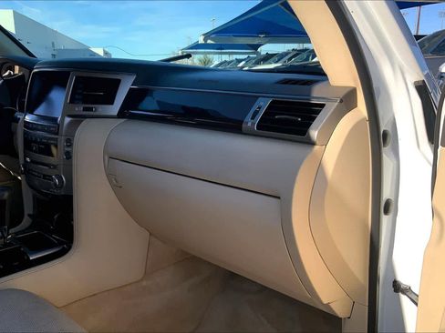Used 2013 Lexus LX 570 4WD image 17