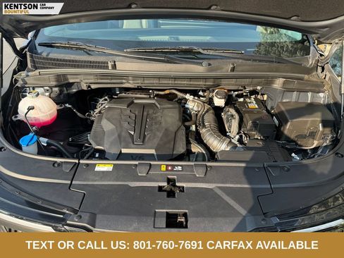 Used 2025 Kia Carnival FWD image 35