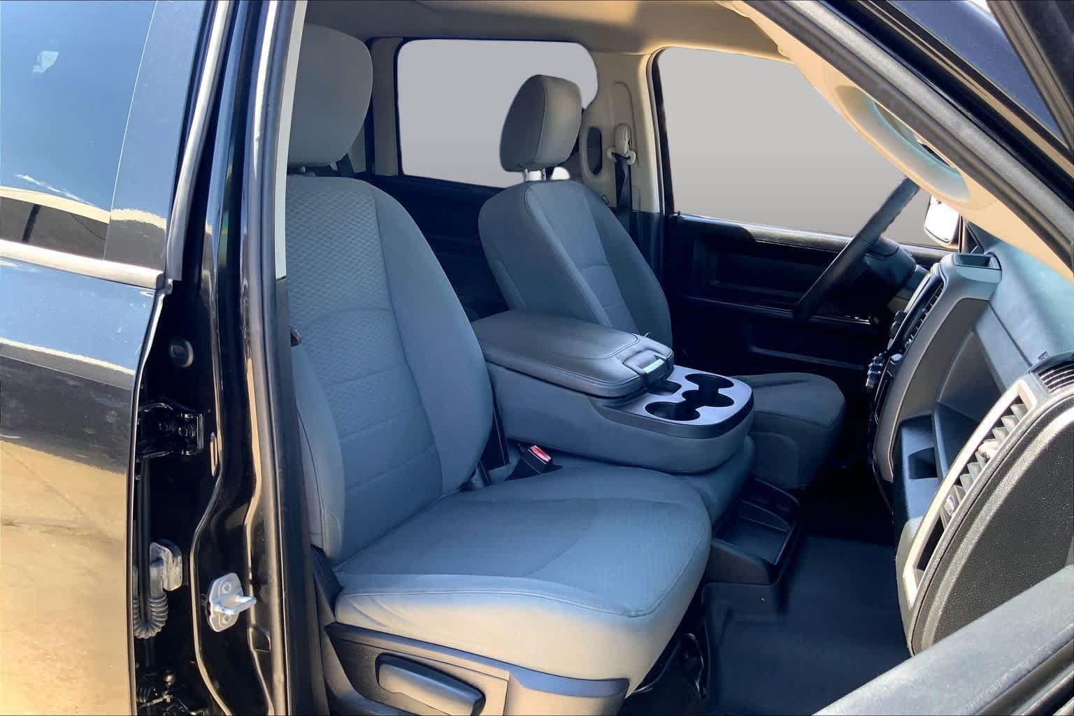 Used 2015 RAM 1500 Express RWD image 8