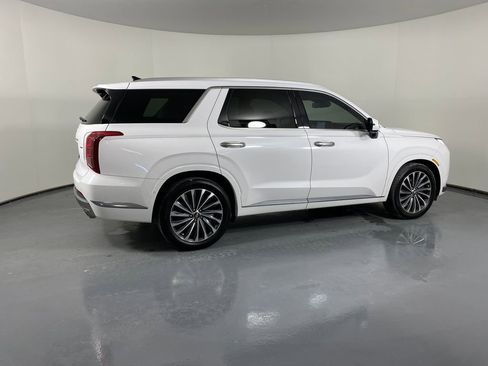Used 2024 Hyundai Palisade Calligraphy image 6