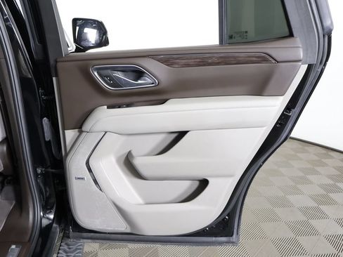 Used 2024 Chevrolet Tahoe Z71 w/ Luxury Package AWD/4WD image 29