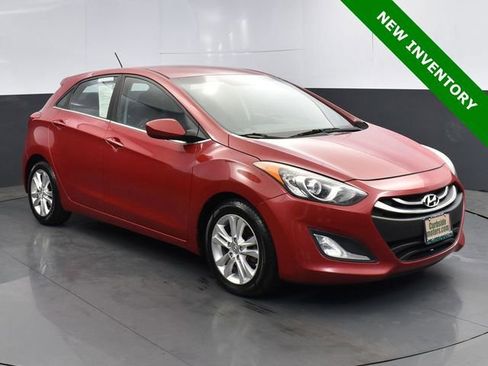 Used 2015 Hyundai Elantra GT FWD image 1