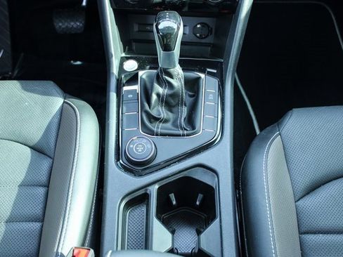 Used 2022 Volkswagen Taos SEL image 18