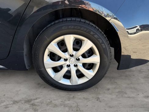 Used 2020 Toyota Corolla LE FWD image 44