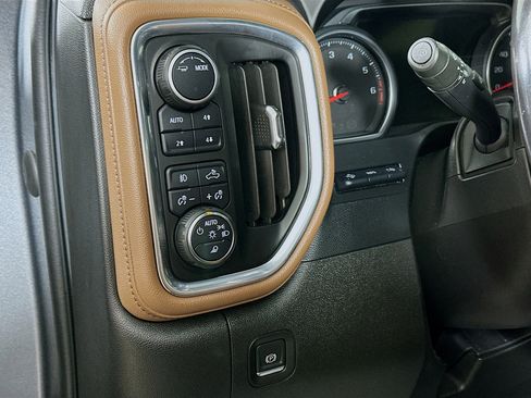 Used 2022 Chevrolet Silverado 1500 High Country w/ Technology Package image 10