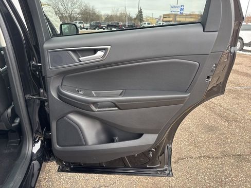 Used 2021 Ford Edge SE image 37