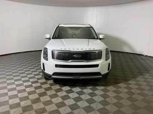 Used 2020 Kia Telluride EX w/ EX Premium Package AWD/4WD image 2