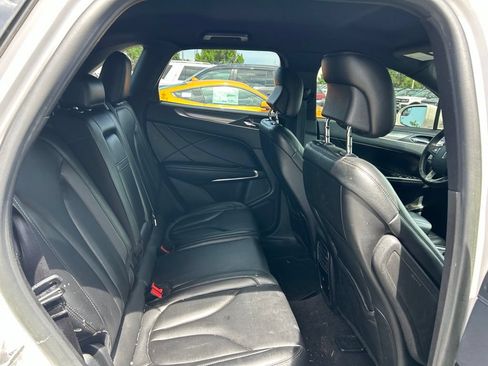 Used 2019 Lincoln MKC Premiere FWD image 43