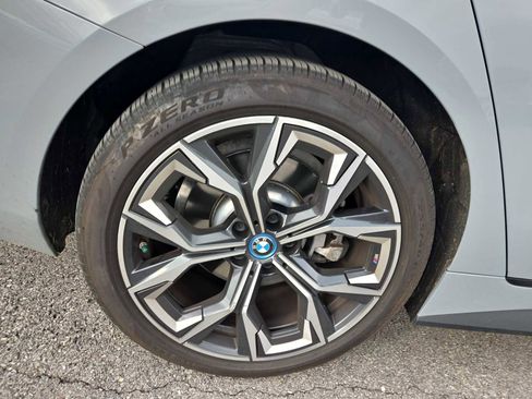 Used 2023 BMW i4 eDrive40 w/ M Sport Package image 5