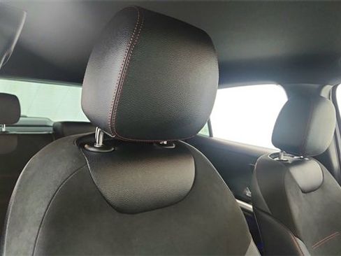 Used 2025 Mercedes-Benz GLA 250 4MATIC image 24