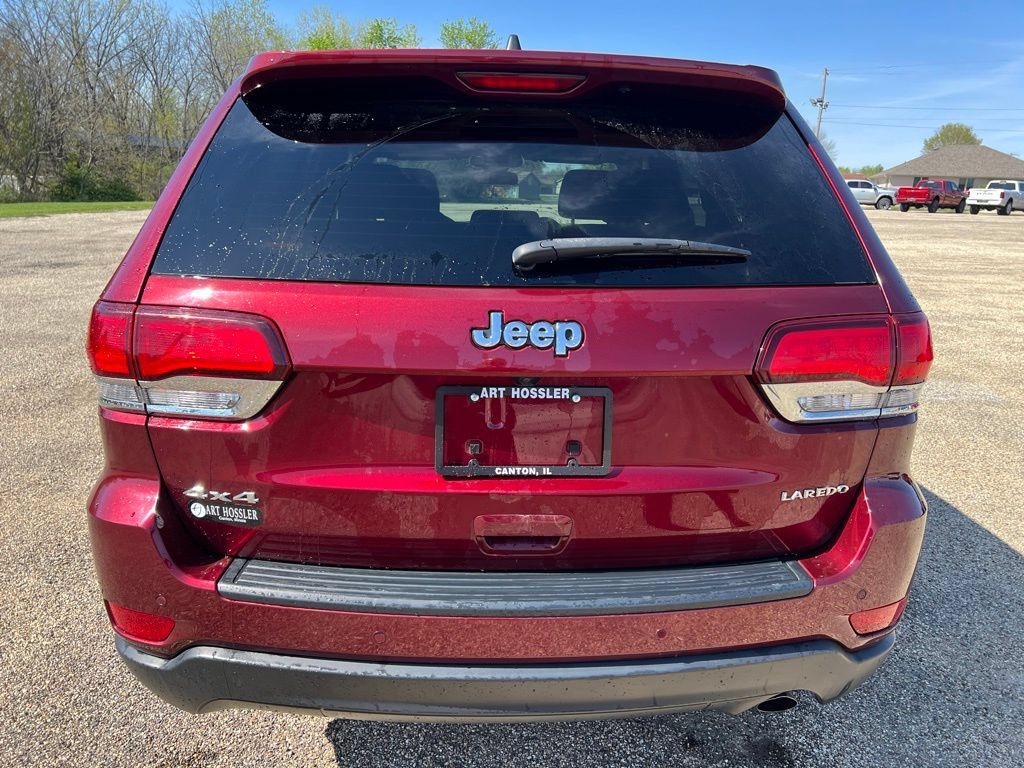 Used 2021 Jeep Grand Cherokee Laredo AWD/4WD image 6
