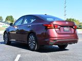 Used 2023 Nissan Altima 2.5 SV image 5